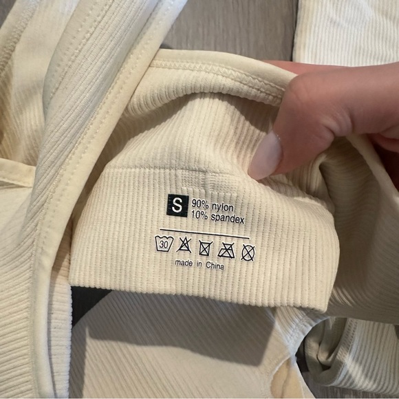 Cream Ribbed Seamless workout set - Picture 4 of 4